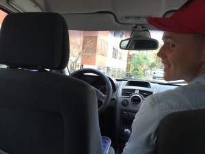 Автостоп в Албании. Нас оставили в машине в Албании без присмотра